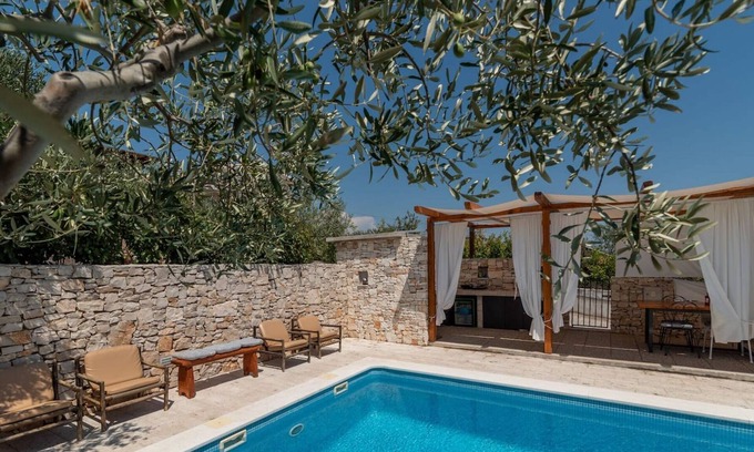 Slatine Cabin | Beautiful modern villa in a quiet place Slatine, on the island of Ciovo