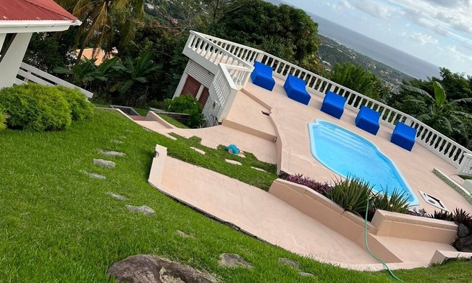 St. George's House | Beautiful Mountain and Ocean View Retreat