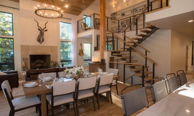 Warm Springs House | Beautiful new home near ski lifts in Warm Springs