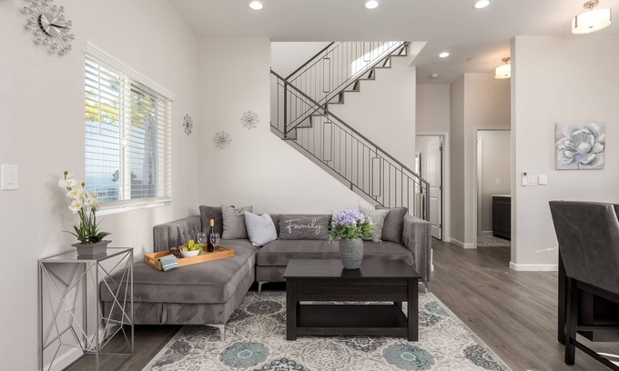 Kit Carson House | Beautiful New Home with Large Balcony & Views!
