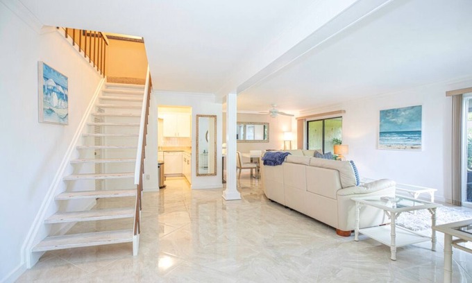 Palm River Estates House | Beautiful North Naples Condo Minutes to Beaches!