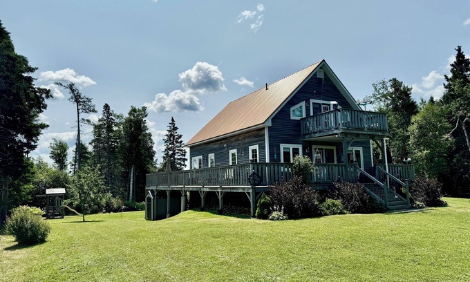 Northport Cottage | Beautiful ocean view property on the Amherst Shore - Northport, NS