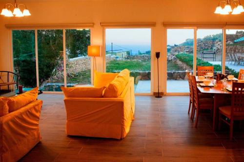 El Sauzal House | Beautiful Ocean views at Quinta la Mexicana! 8 ppl