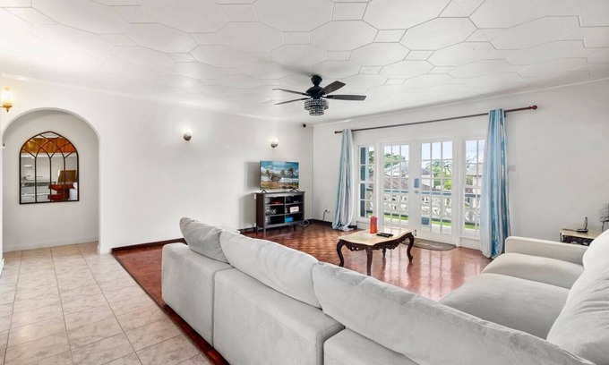 Newton Terrace House | Beautiful Oistins Home away from Home|Mins Drive from Beach