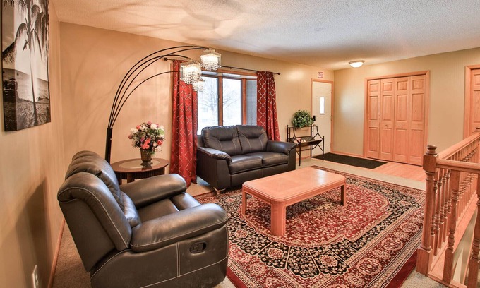 Mounds View House | Beautiful one story home 6 bed 3 bath in a great location