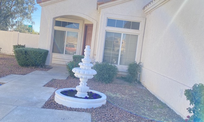 Maryvale Village House | Beautiful palace 1 mile from State Farm Stadium