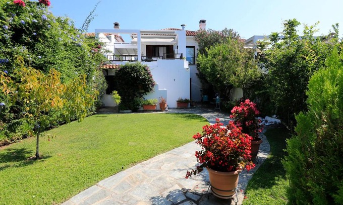 Kato Gatzea House | Beautiful Pelion Sea House