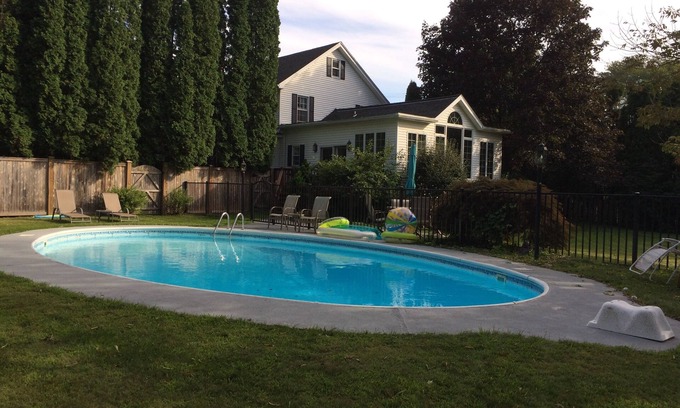 Hurley House | Beautiful Private Home in Historic Hurley with Fireplace