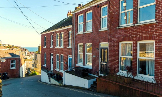 Portmellon House | Beautiful private villa for 6 guests with WIFI, TV, terrace and pets allowed