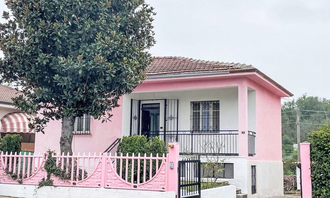 Quattordio House | Beautiful private villa for 2 people with private pool, WIFI, patio, pets allowed and parking