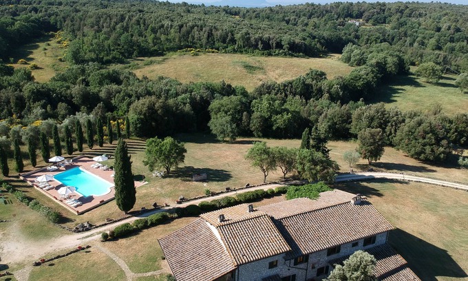 Narni Villa | Beautiful property with private pool, sleeps 17 people, quiet location.