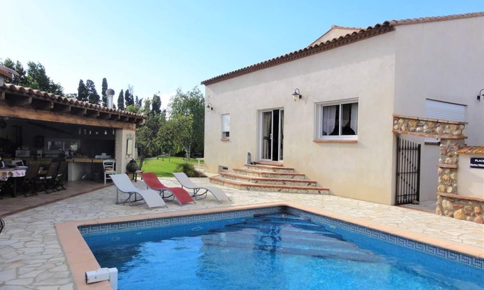 Bompas House | Beautiful quiet residential villa, large summer kitchen and private swimming pool