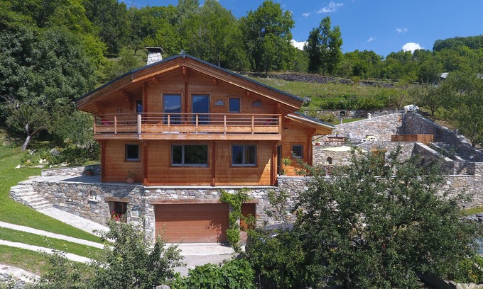 Les Chapelles Ski Chalet | Beautiful Savoy chalet, on a sunny slope and facing Les Arcs and La Plagne