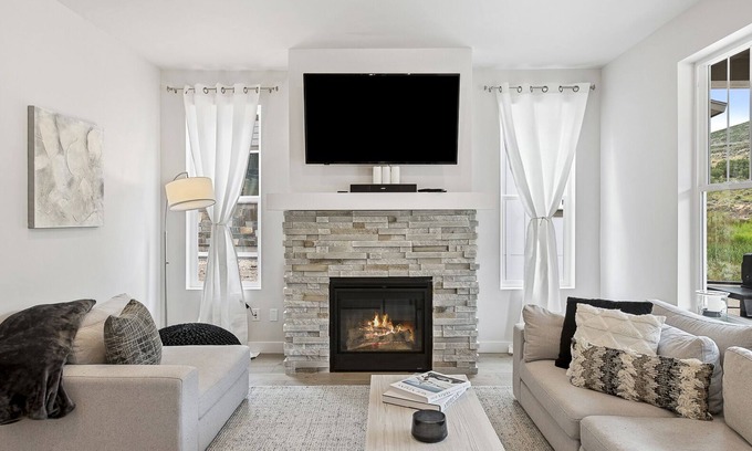 Deer Mountain House | Beautiful Ski/Summer House - Next to New Deer Valley East!