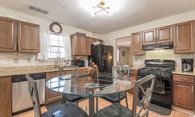 Belmont House | Beautiful spacious updated home with 2 Family Rooms!