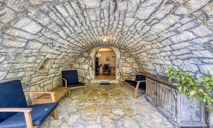 Nenadici House | Beautiful stone holiday house MENTA I