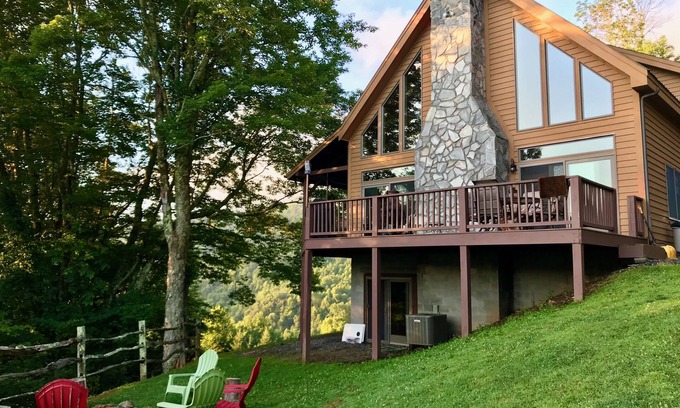 Wilson Creek Cabin | Beautiful timber frame home with spectacular mountain views. Secluded, fabulous.