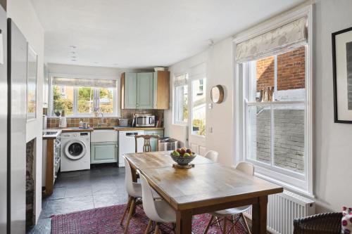 Exeter House | Beautiful Victorian Home on Peaceful Green Square