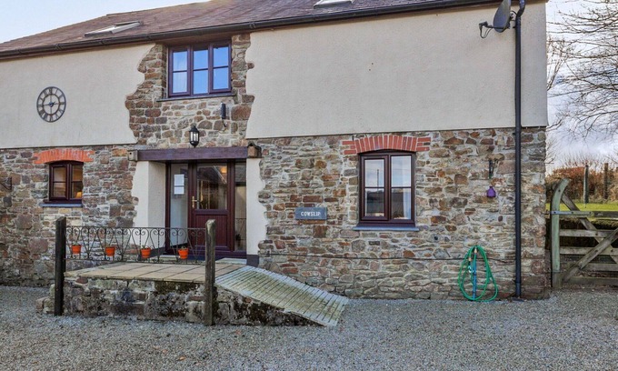 Holsworthy House | Beautiful villa for 10 guests with WIFI, terrace and pets allowed
