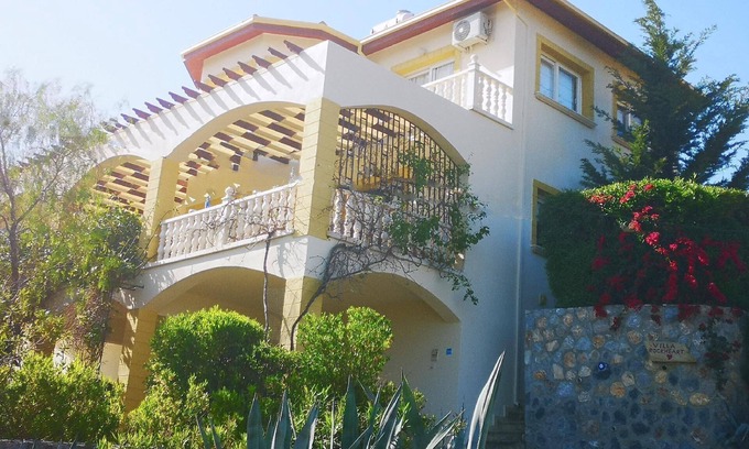 Yesiltepe House | Beautiful Villa Rockheart with sea view