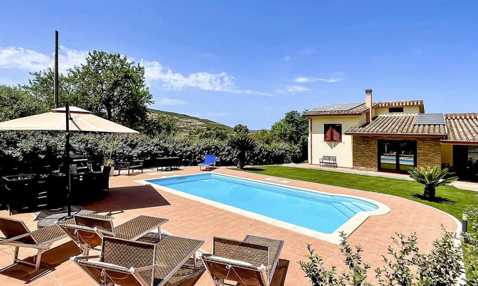 Nuxis House | Beautiful villa with all comforts away from the hustle and bustle, but close to the most beautiful b