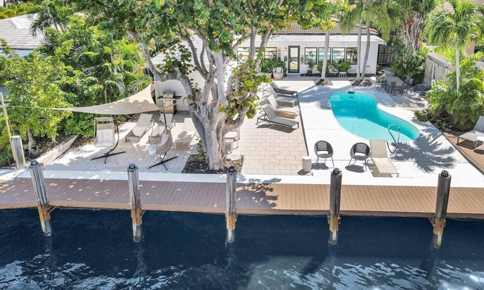 Cypress Point Condo | Beautiful Waterfront Condo on Canal with Pool & Walk to Beach! Boat Watch! 2b/2b
