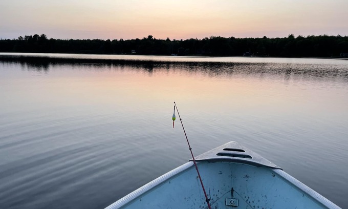 Lake Linden House | Beautiful Wooded Lakefront Property with 5 bedrooms and 3 full baths!