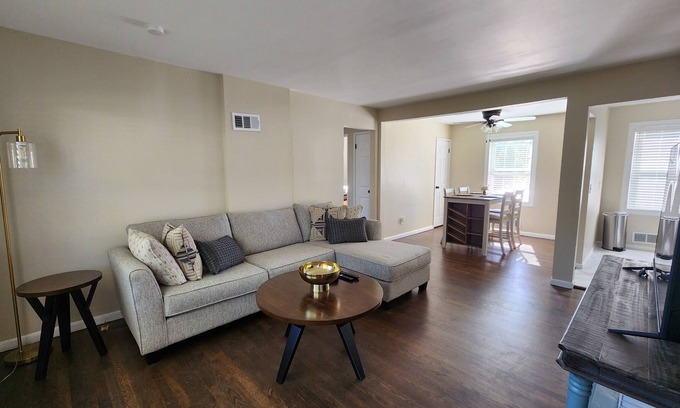 Kansas City Apartment | Beautifully Remodeled 2 Bed 1 Bath Fully Furnished Duplex