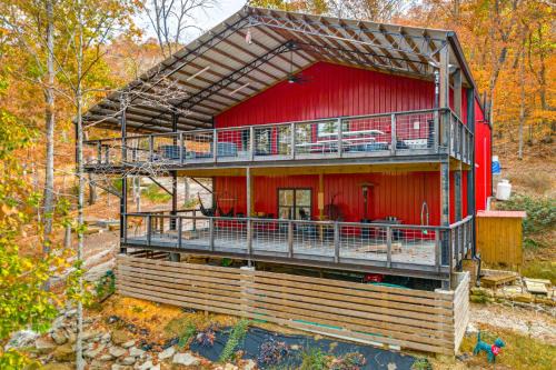 Garfield House | Beaver Lake Home on 3 Acres with Lake Access!