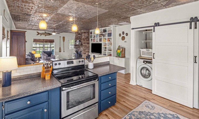 Lowell House | Beaver Lake Timeless 100 Year Old Cabin Centrally Located NorthwestArkansasn