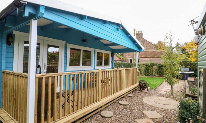 Leavening Cottage | BECKSIDE LODGE, romantic, character holiday cottage in Malton
