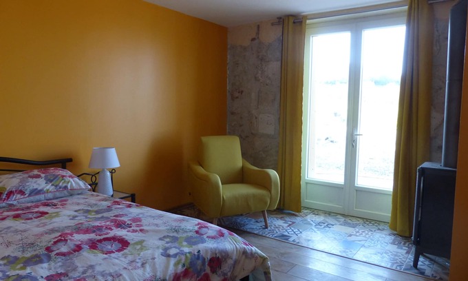Saint-Loup House | Bed and Breakfast Au Clair Du Loup