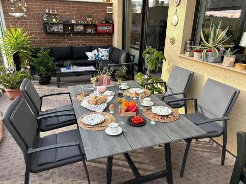 Mucheln House | Bed & Breakfast Birgit Fröhlich