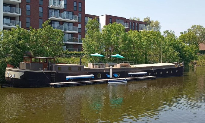 Belgian Westhoek Boat Rental | Bed in Boat