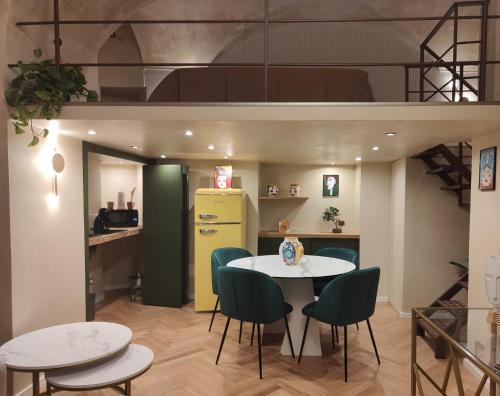 Centuripe Apartment | Bedda Matrici Suite Room