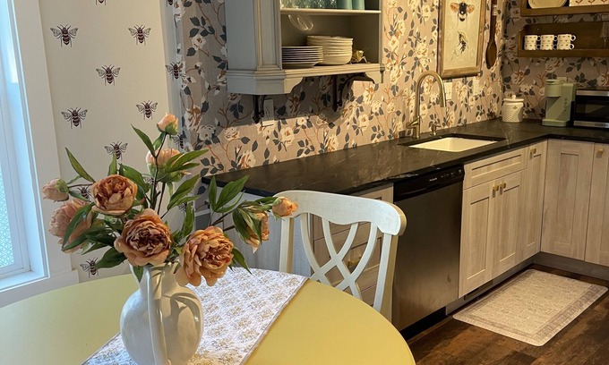 Pleasant Grove Cottage | "BEE Home away from Home!"nA pioneer charmer, fully updated with buzzing decor.
