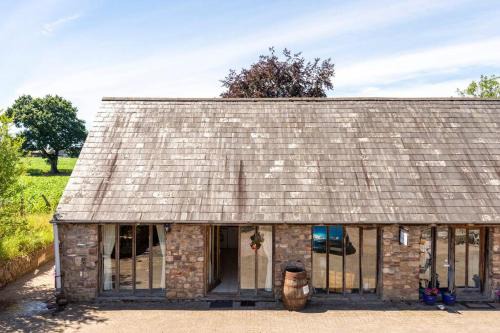 Kemeys Commander Apartment | Beech Cottage, spacious rural retreat