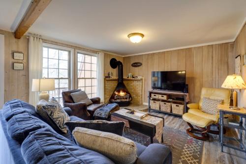 Beech Mountain Apartment | Beech Mountain Condo with Community Pool and Game Room