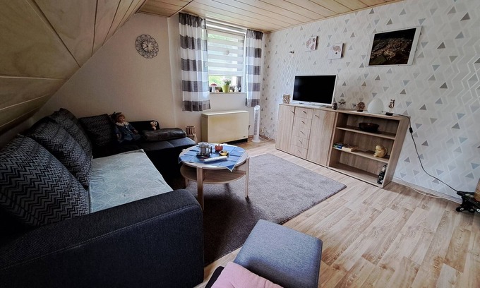 Steinwiesen Apartment | Behagliche Ferienwohnung 50qm im Obergeschoss mit Garten und Freisitz