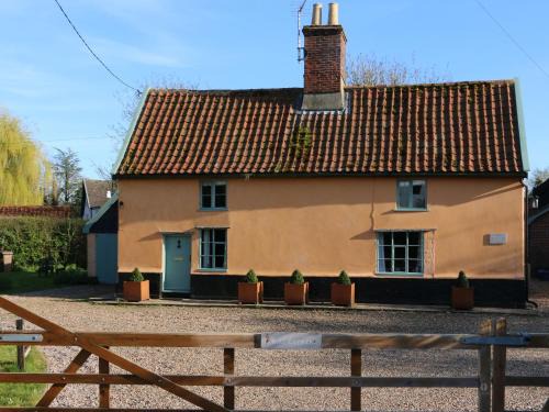Halesworth House | Bell Corner Cottage