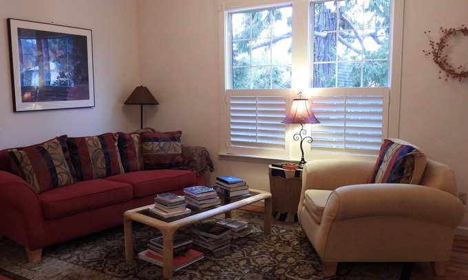 St. Helena House | BELLA NOTTE - Just 5 Minutes Walk To Main Street St. Helena - Classic Victorian