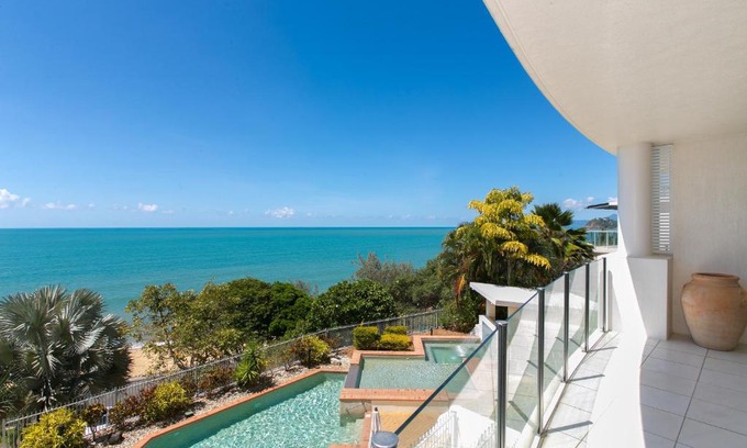 Trinity Beach Apartment | Bellevue At Trinity Beach