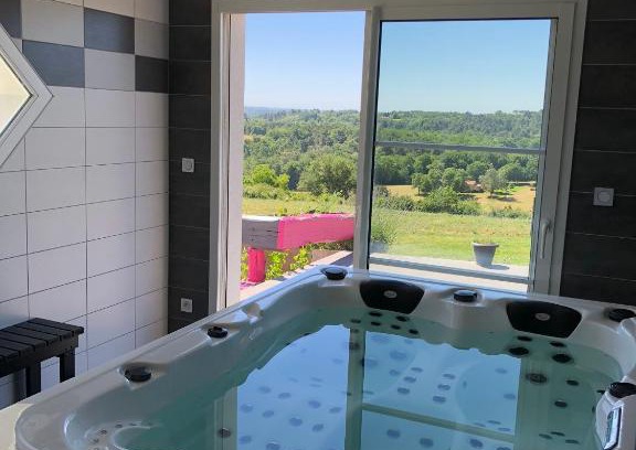Chateau-l'Eveque House | Bellevue au calme avec spa intérieur