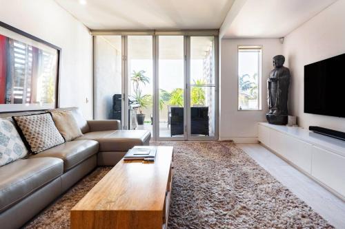 Bellevue Hill Apartment | Bellevue Hill Designer | Central location + views