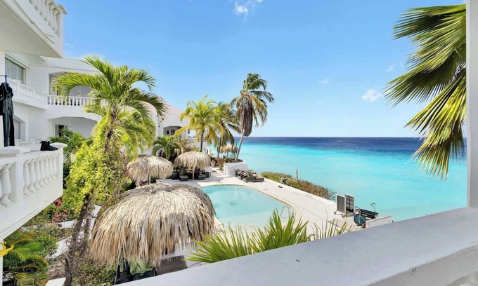 Belnem Apartment | Belmar Oceanfront Apartments 13 with direct sea access and diving facilities