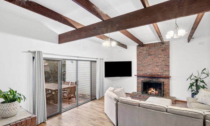 Belmont House | Belmont's Modern Delight Family Home