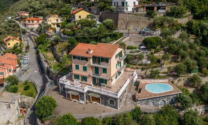 Corticella Apartment | Belvedere, House With Pool- Recco, Liguria