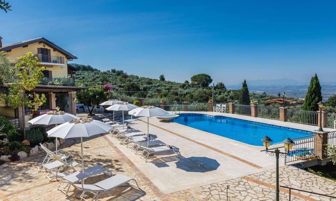 Sonnino Villa | Belvilla by OYO Villa Casetta