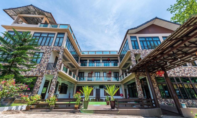 Teras Resort | Bentong Eco Wellness Resort 14Room 69Pax by Verano Homestay