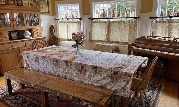 South Berkeley House | Berkeley home with cottage & hot tub, near UC & SF